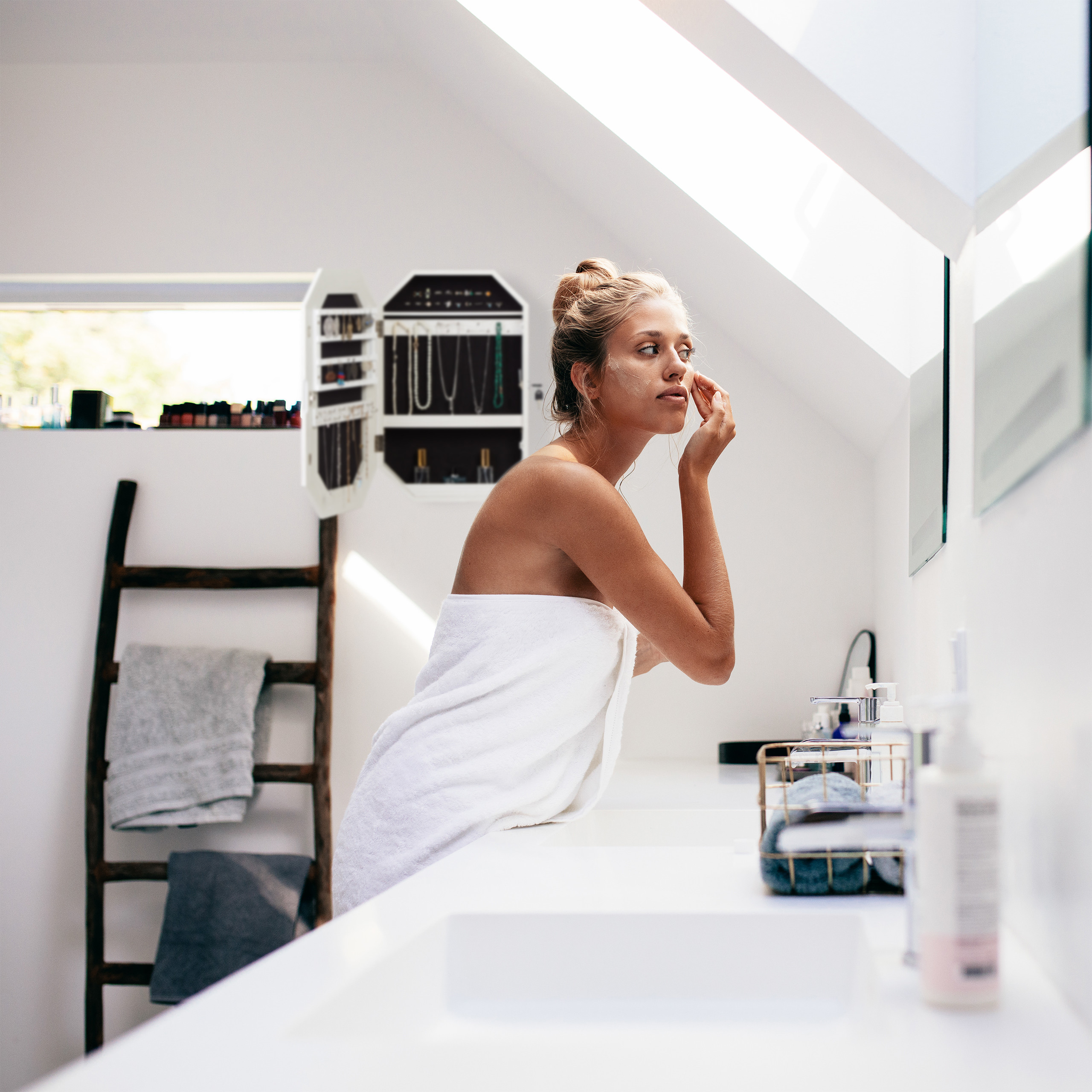 Schmuckschrank mit Spiegel, Schmuck Spiegelschrank hängend